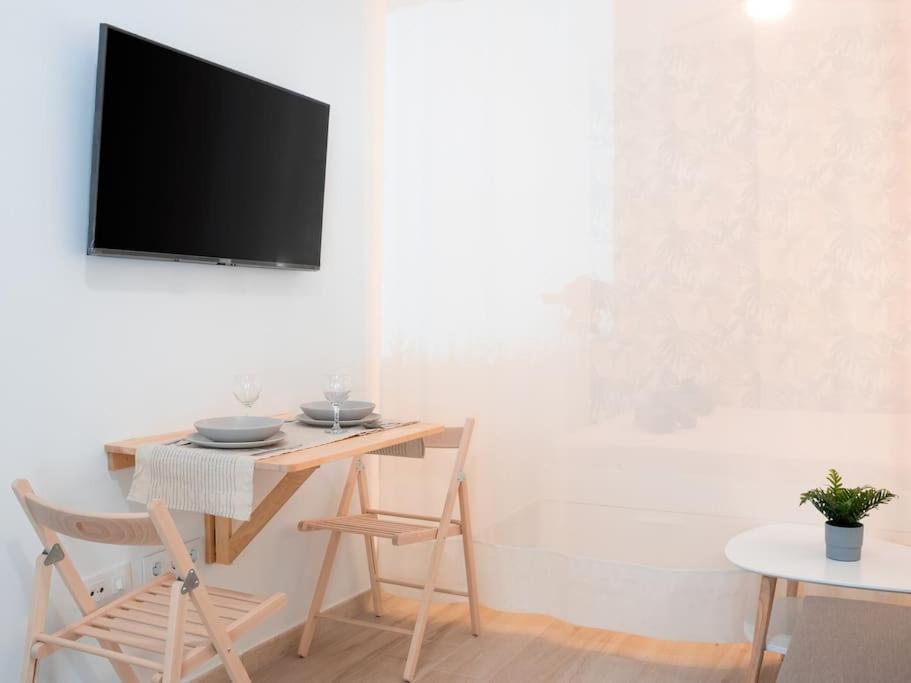 Acogedor Estudio En Triana Con Jacuzzi Y Wifi Σεβίλλη Εξωτερικό φωτογραφία