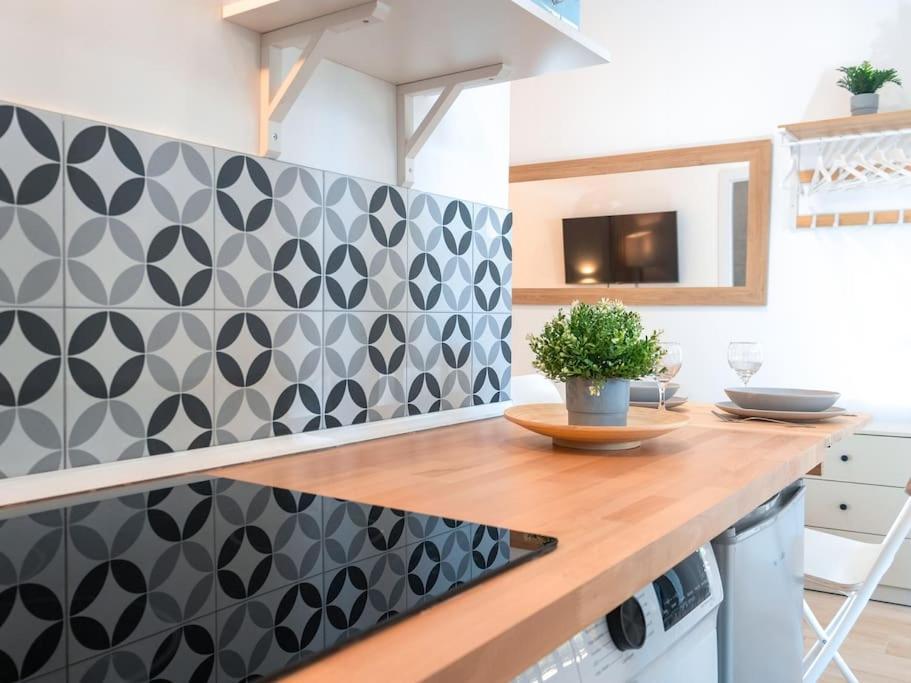 Acogedor Estudio En Triana Con Jacuzzi Y Wifi Σεβίλλη Εξωτερικό φωτογραφία