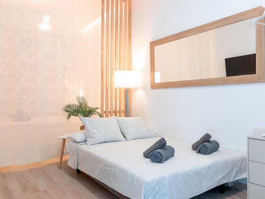 Acogedor Estudio En Triana Con Jacuzzi Y Wifi Σεβίλλη Εξωτερικό φωτογραφία