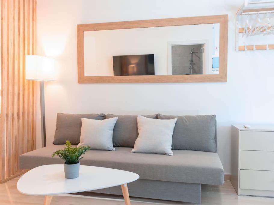 Acogedor Estudio En Triana Con Jacuzzi Y Wifi Σεβίλλη Εξωτερικό φωτογραφία