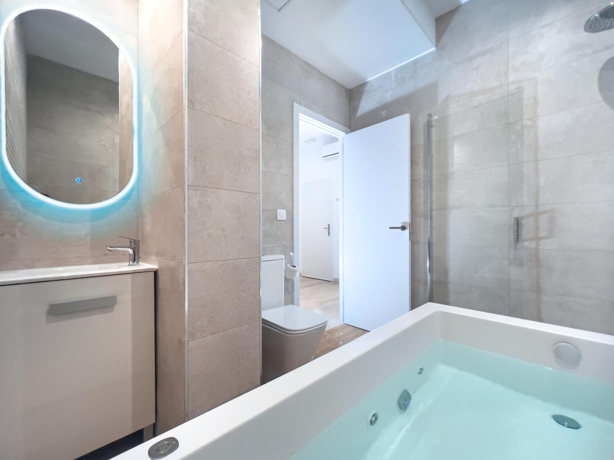 Acogedor Estudio En Triana Con Jacuzzi Y Wifi Σεβίλλη Εξωτερικό φωτογραφία
